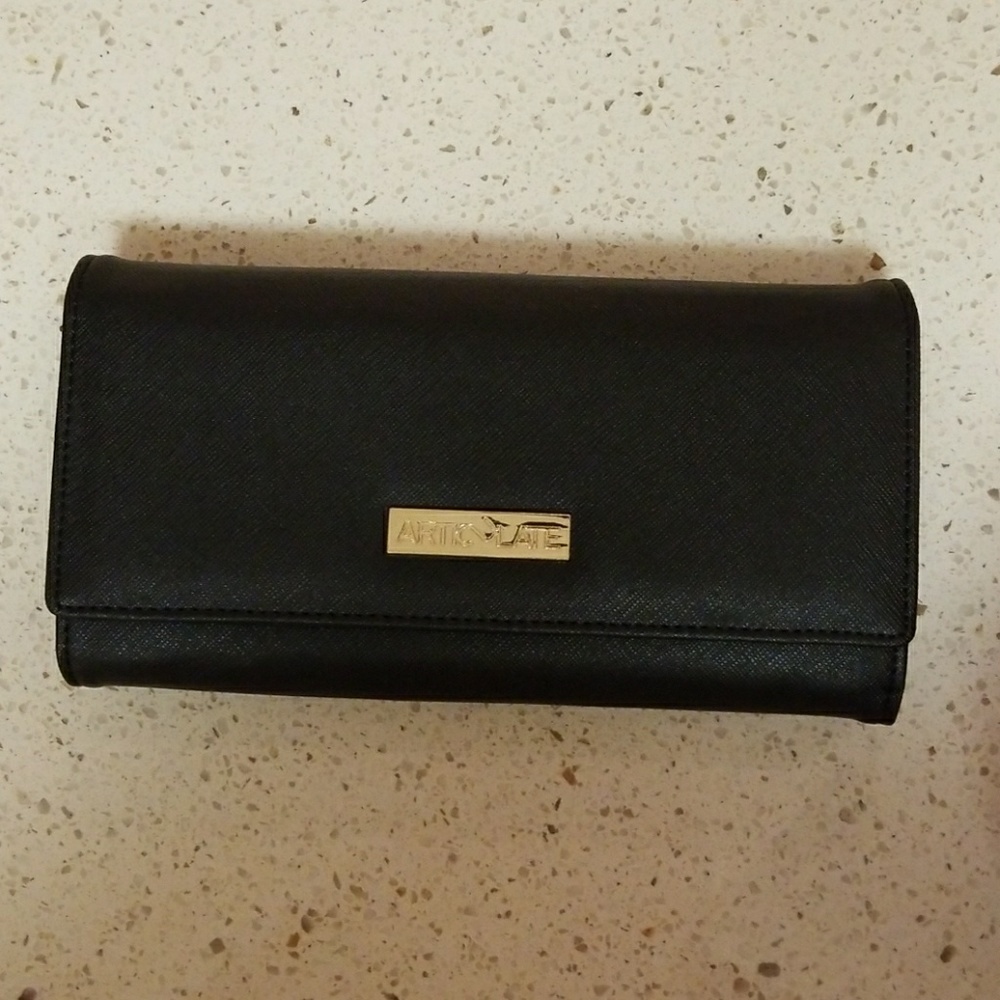 Purse, wallet, wristlet